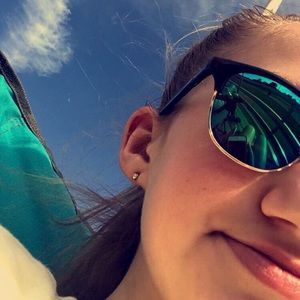 Meet your Posher, Brianna